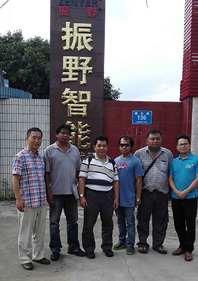 陳董事長(zhǎng)親自接待來(lái)自泰國(guó)的客戶(hù)，并親切合影留念。